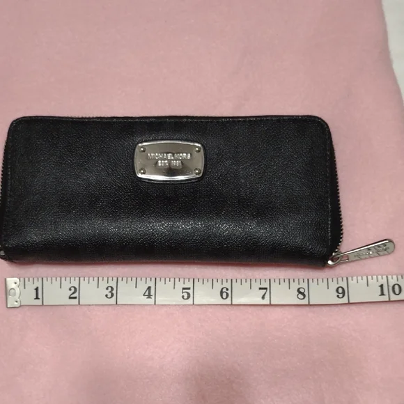 Michael Kors Black Textured Clutch. Shoes Very Little Wear - Picture 2 of 9